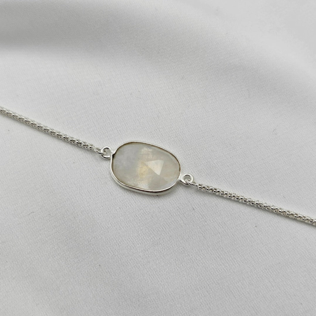 Pulsera Plata Ley Piedra Luna -Tu intuición y tu creatividad.