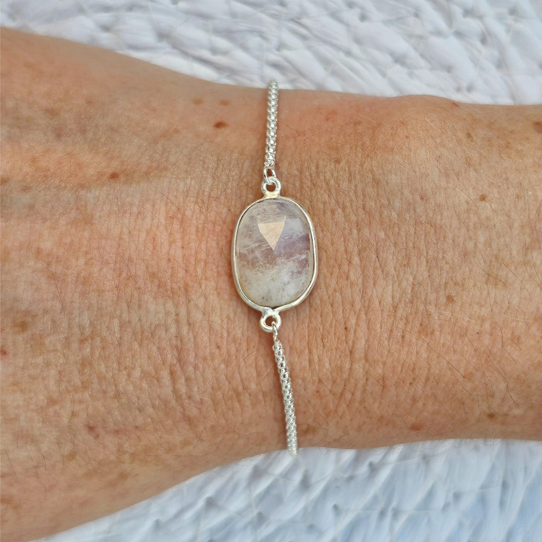 Pulsera Plata Ley Piedra Luna -Tu intuición y tu creatividad.