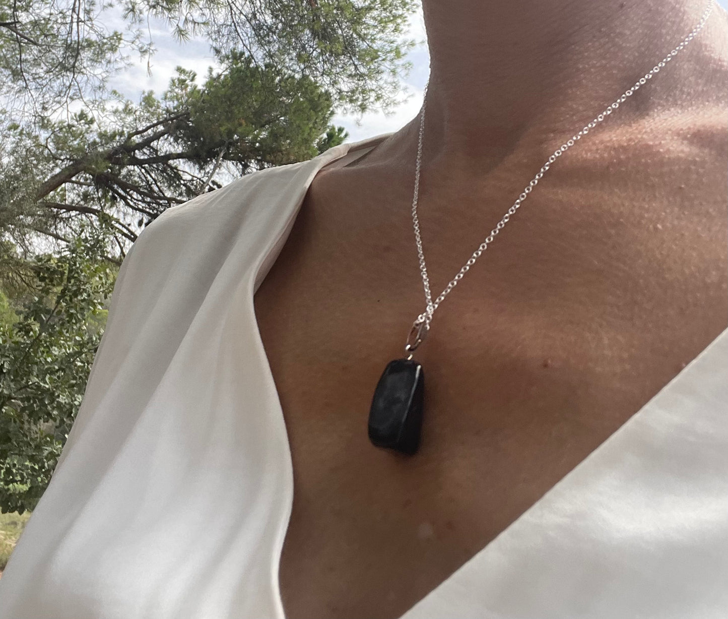 Colgante Shungita Plata de Ley -Limpieza -Protección